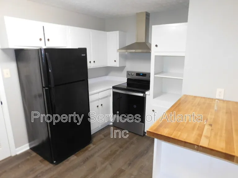 1170 Baker Ln — Photo 9