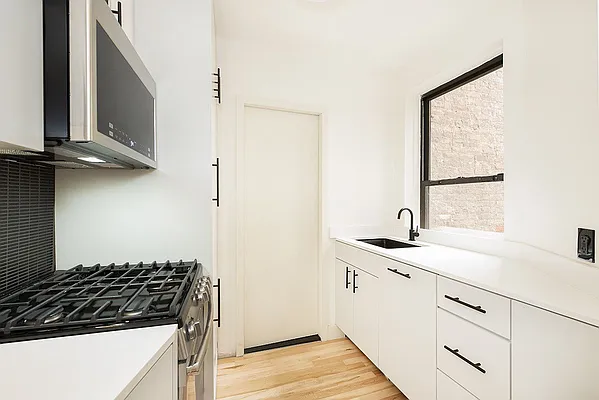 Rented by Bold New York | media 13