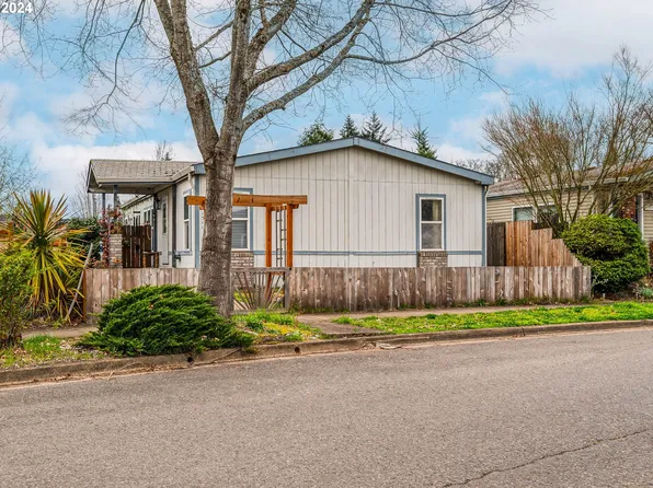 1311 Bramblewood Ln, Eugene, OR 97404