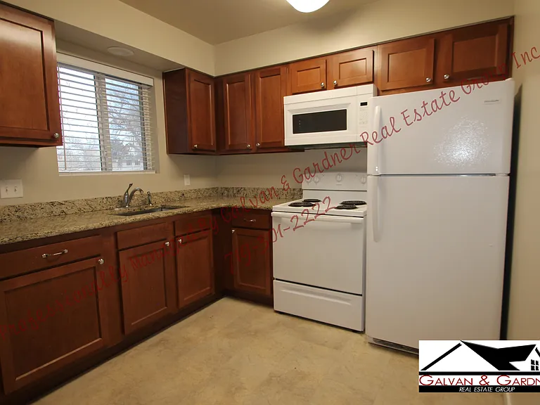 305 E Arvada St #10 — Photo 6