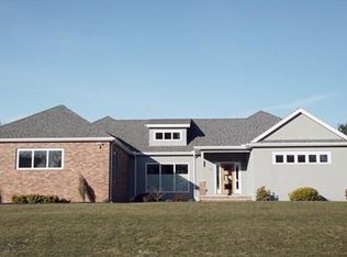 22 Lyons Farm Rd, Haverhill, MA 01835