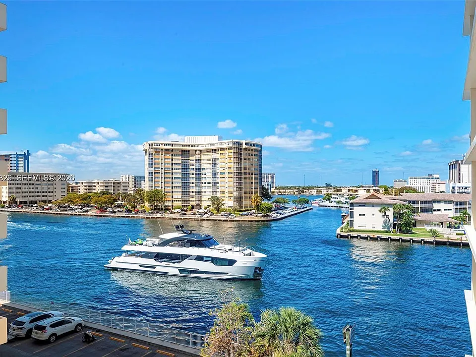 1817 S Ocean Dr #823