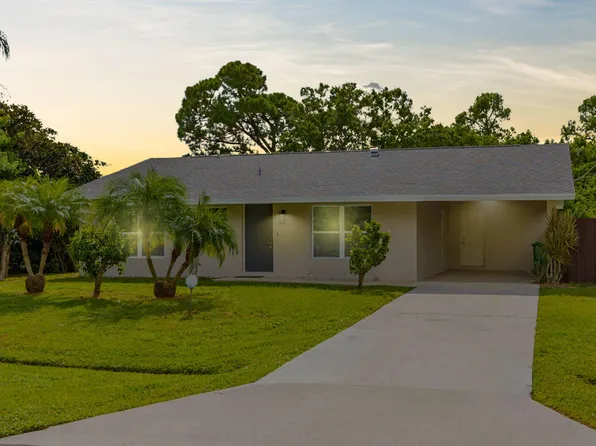 216 SE Fallon Drive, Port St Lucie, FL 34983