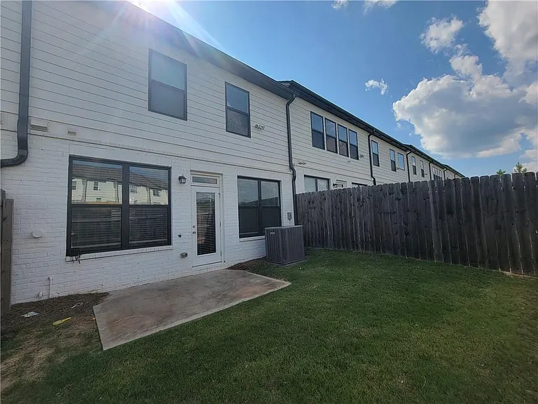 116 Auburn Gate Ln — Photo 2