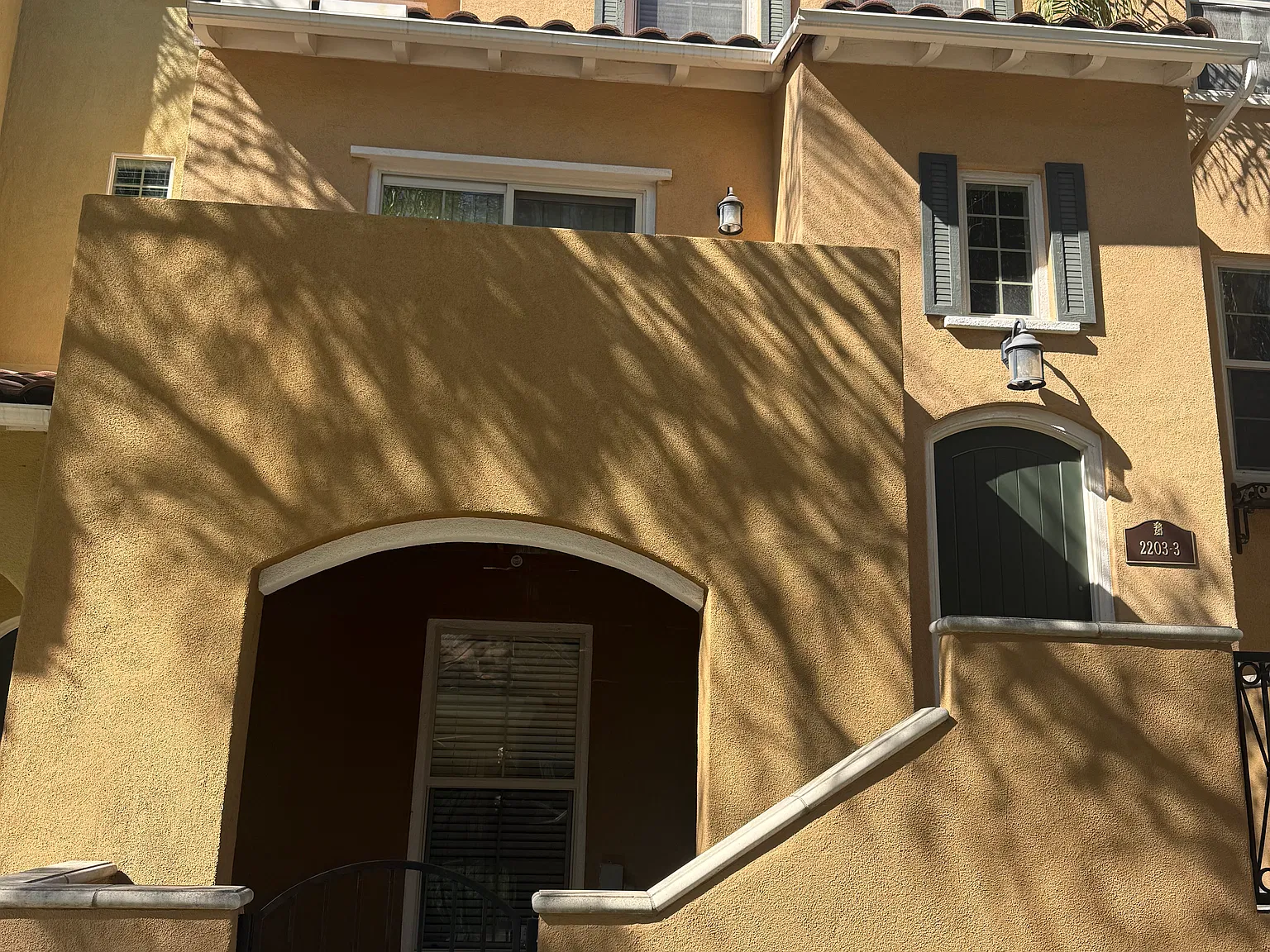 2 bed, 2.5 bath, 1410 sqft, $3,200 — Photo 1