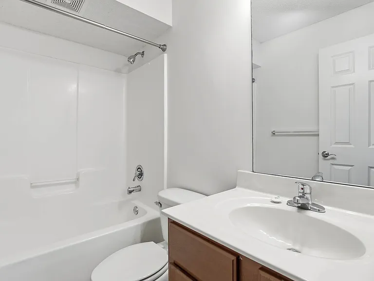 Plantation Oaks Apartments — Photo 19