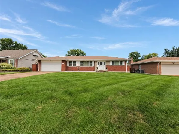 4150 Concord Oaks Dr, Saint Louis, MO 63128