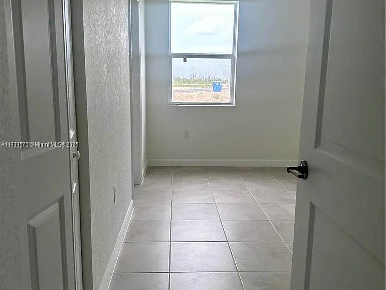 2921 SE 23rd Ave — Photo 3