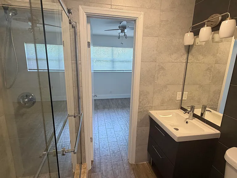 4061 NW 9th Ave #204 — Photo 9