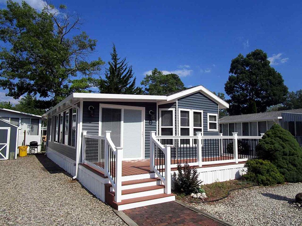1st image of 224 Holly Dr #224