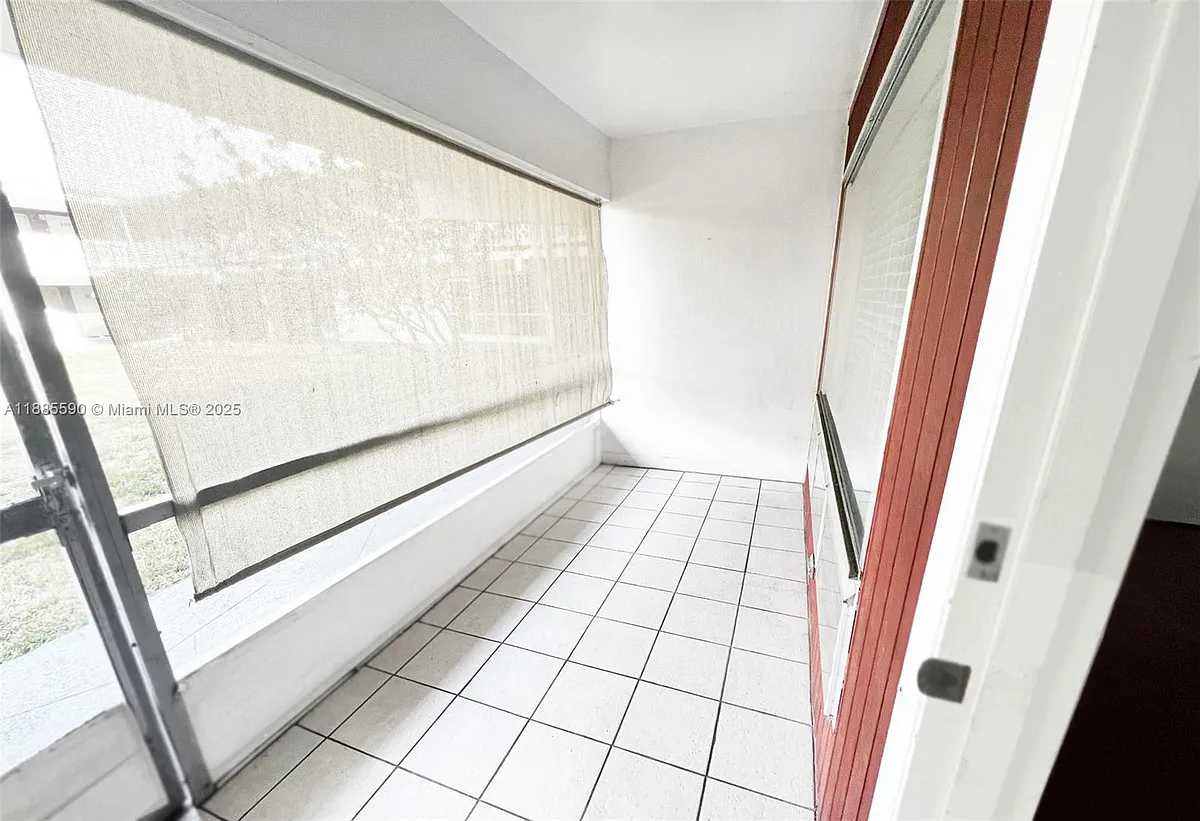 Building Photo - 1701 NW 46th Ave #109