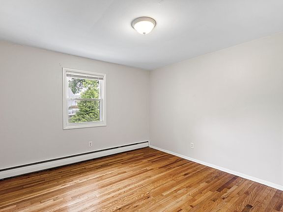 4th image of 35 Mill Rd #6A