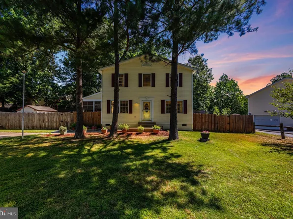 36 Plumosa Dr, Fredericksburg, VA 22405