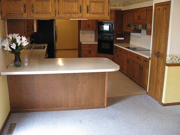 Kitchen/Dining Combo