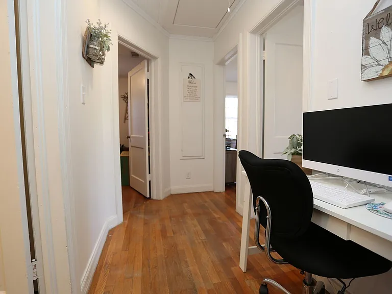 206 E Grady St — Photo 12