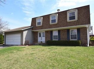 825 Indiana Ln, Elk Grove Village, IL 60007