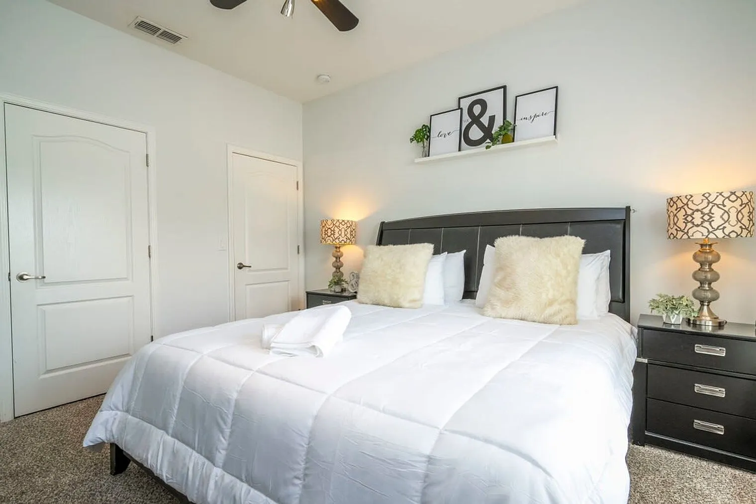 4 bed, 3.0 bath, 2088 sqft, $3,682 — Photo 3