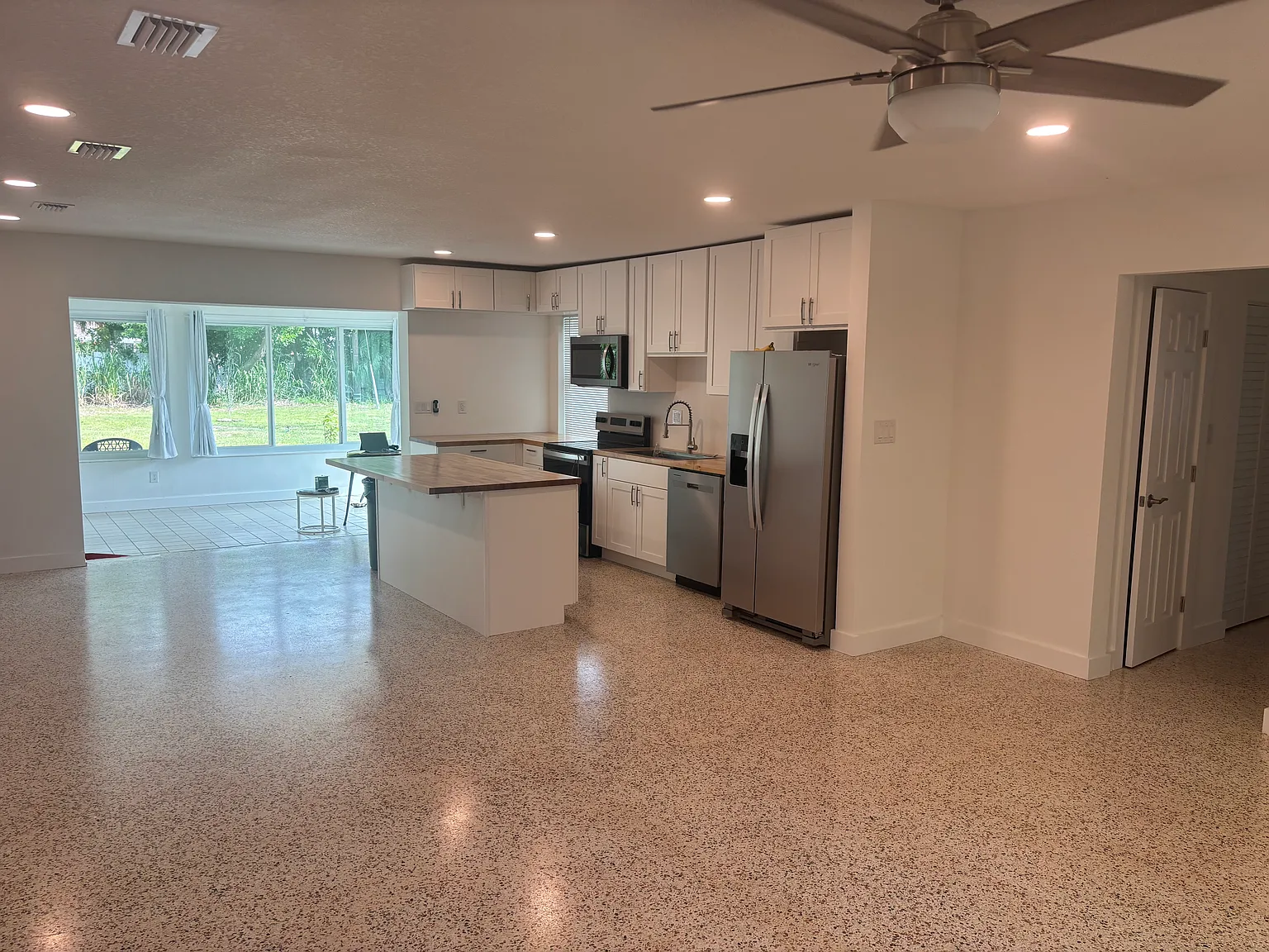 3 bed, 1718 sqft, $3,000 — Photo 4