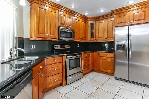 1150 SW 25th Ave — Photo 8