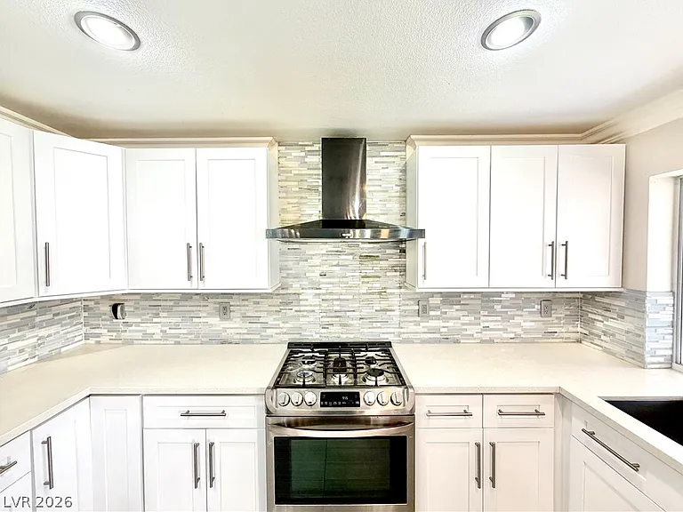 10087 Yellow Canary Ave — Photo 11