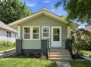 916 Daniels St NE, Cedar Rapids, IA 52402