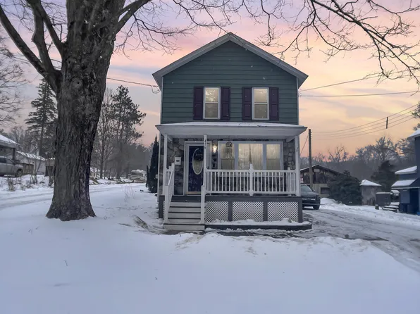 416 Maple St, Browndale, PA 18421