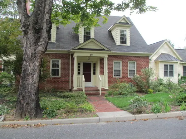 109 W McDowell St, Lexington, VA 24450