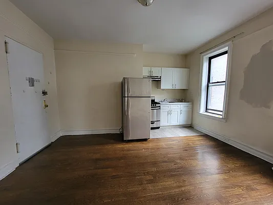 Rented by HFF Realty LLC | media 8