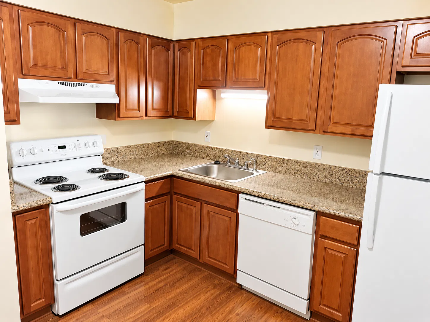 2 bed, 1.0 bath, 800 sqft, $1,340 — Photo 3