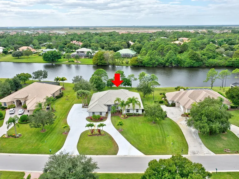 8028 Plantation Lakes Dr — Photo 56