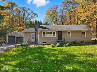 612 Prices Dr, Cresco, PA 18326