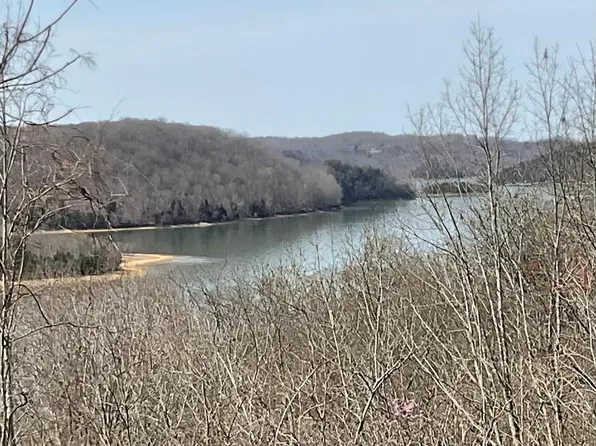 109 Midnight Dr, Byrdstown, TN 38549