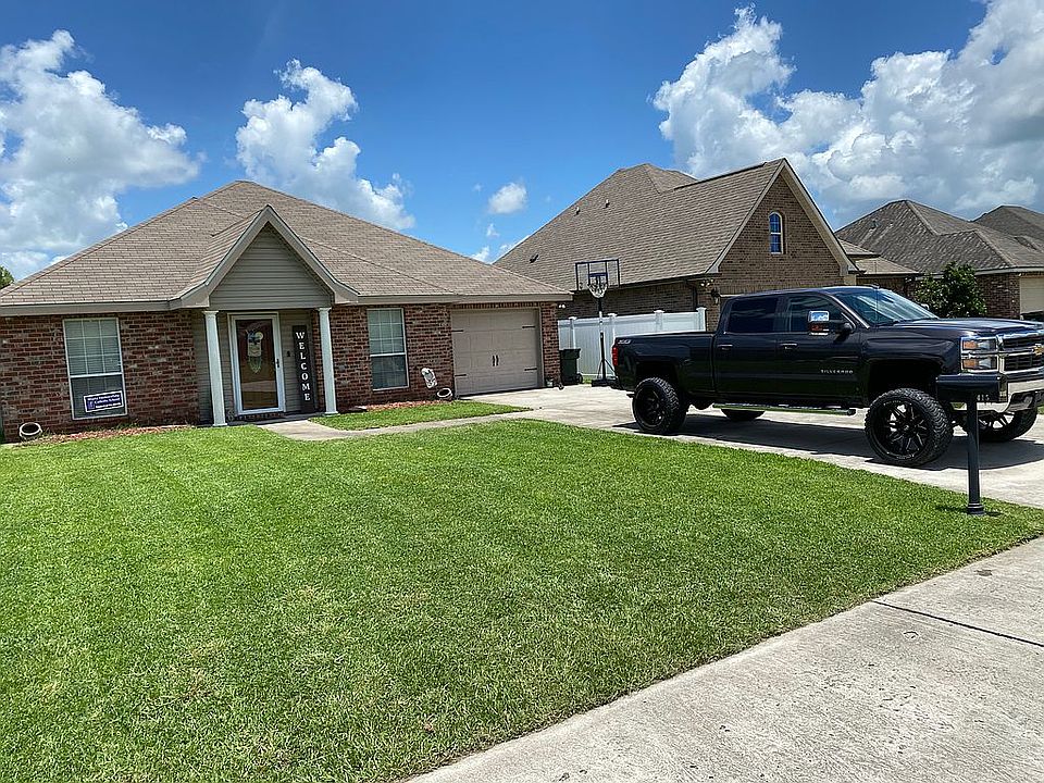 1st image of 415 Christopher Dr