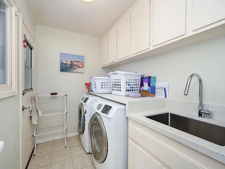 927 Gardenia Way — Photo 41