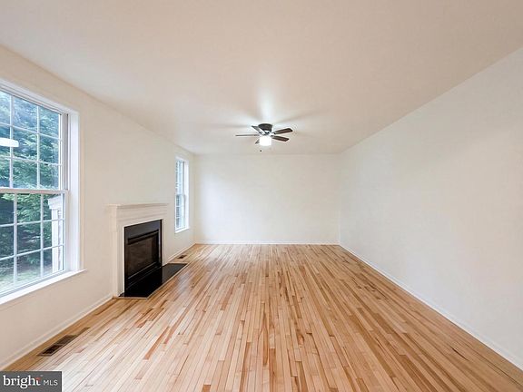 3rd image of 4012 Bridle Ridge Rd