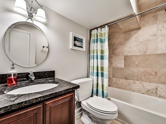 2nd image of 3258 N Oakley Ave #1