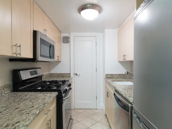 210 W 89th St, New York, NY