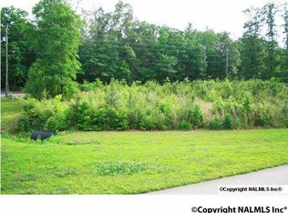 1945 Hickory Trl NE, Arab, AL 35016