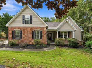 6749 Carriage Walk Ln, Flowery Branch, GA 30542