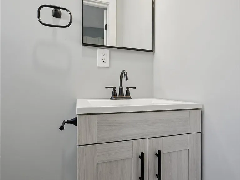 451 Fitzgerald St — Photo 12