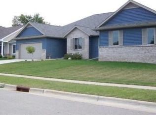 2401 Autumn Crest Rd, Stoughton, WI 53589