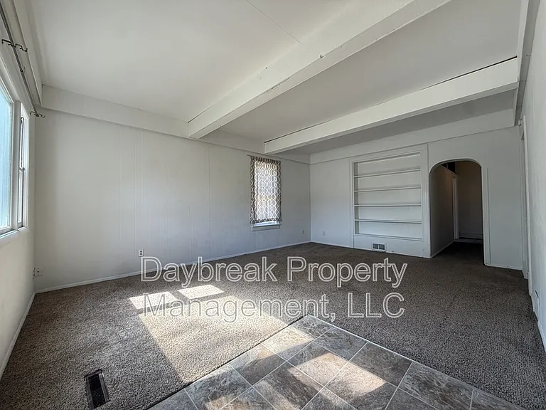 1228 10th St N #4 — Photo 3