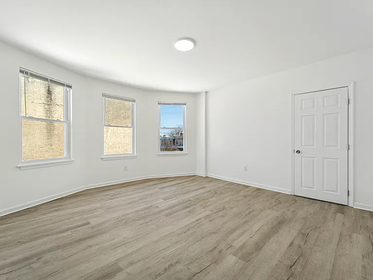 127 W Seymour St #1 — Photo 8