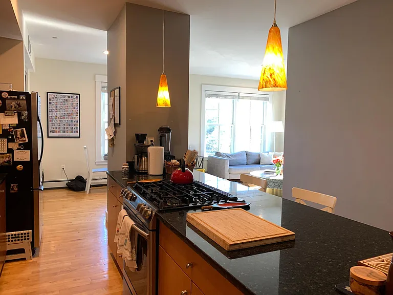 400 Washington St #302 — Photo 10