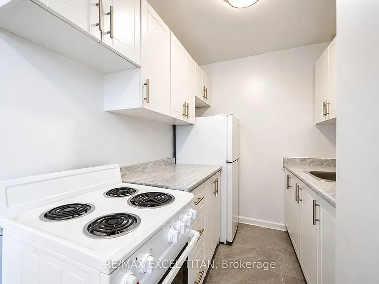 165 Cosburn Ave #301 — Photo 5