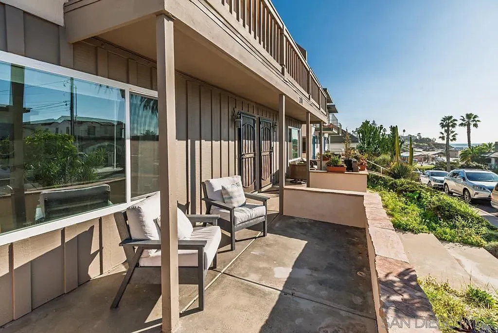 2 bed, 1.5 bath, 1350 sqft, $7,500 — Photo 3