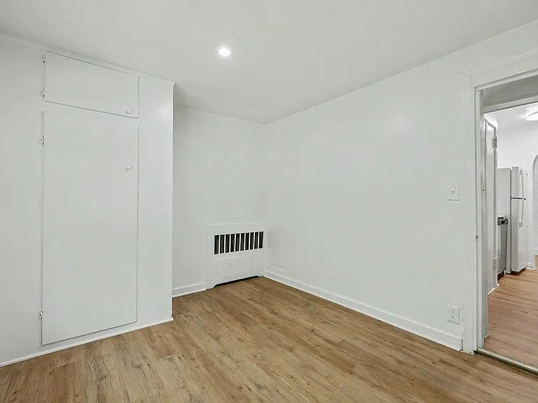 111 N Broadway #T5 — Photo 14