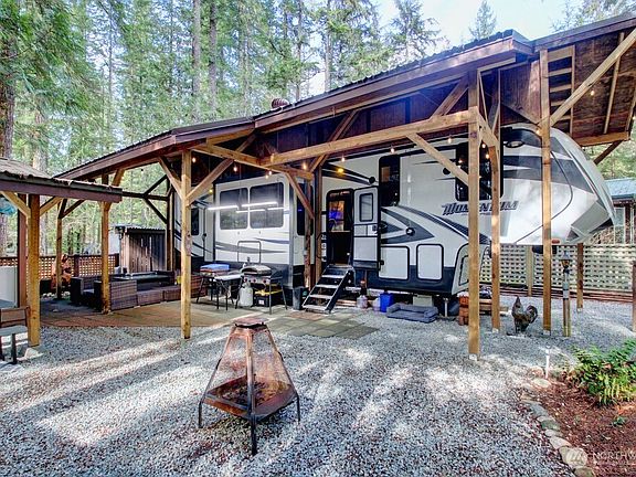 5th image of 10 Riverside Drive