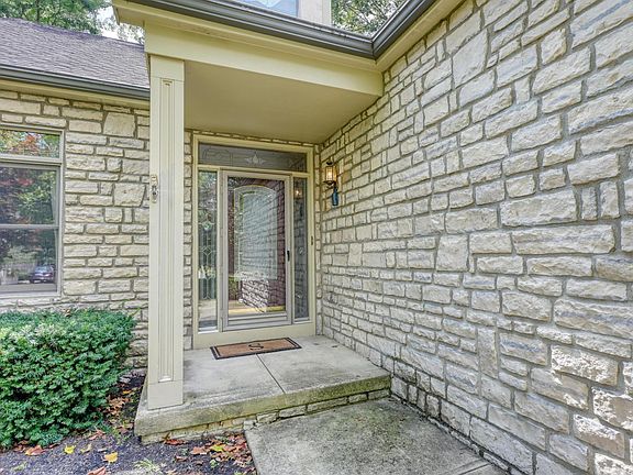 4th image of 543 Westbury Woods Ct