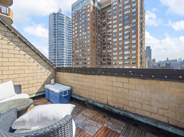 153 East 32nd Street image 19 of 27